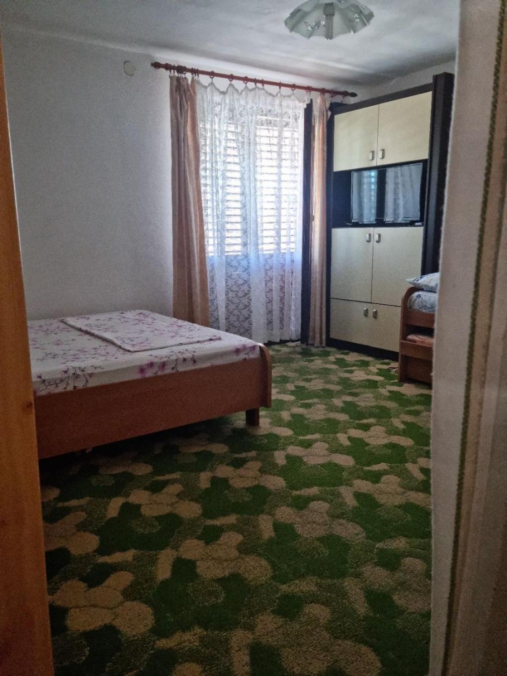 Rooms Mat Vir Luaran gambar
