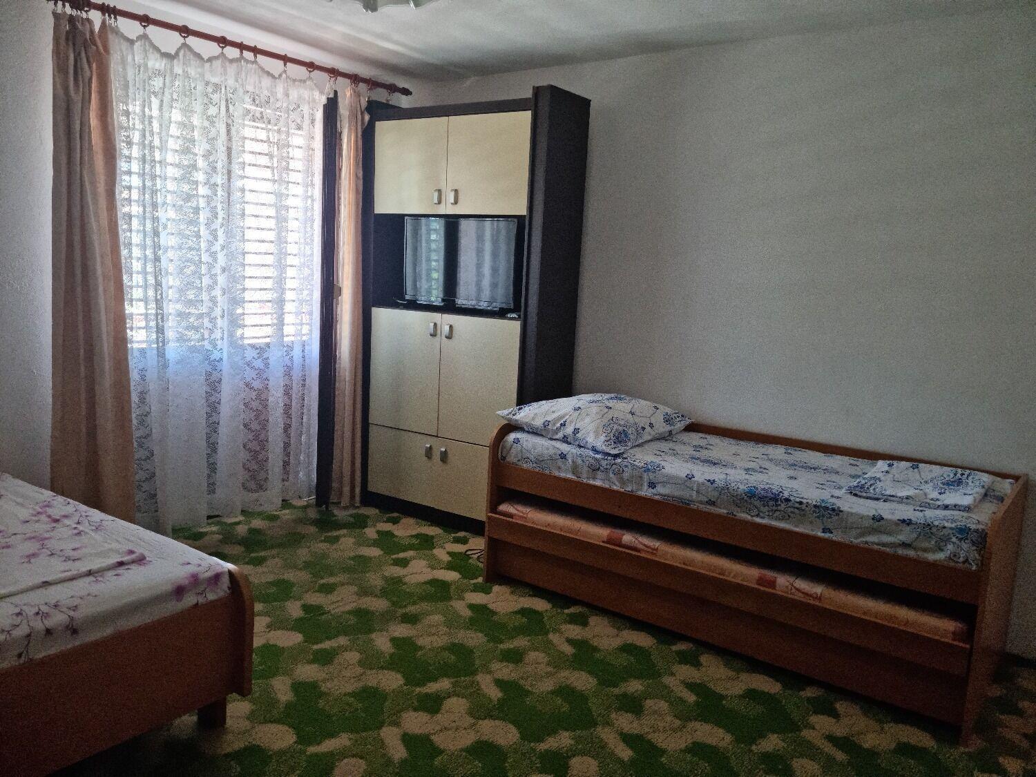 Rooms Mat Vir Luaran gambar
