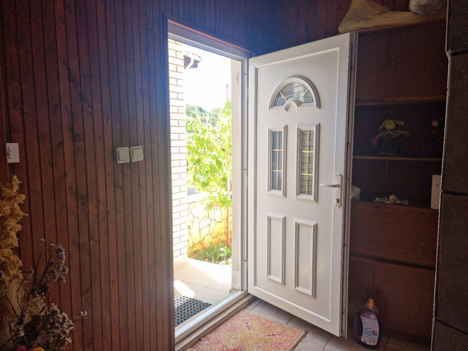Rooms Mat Vir Luaran gambar