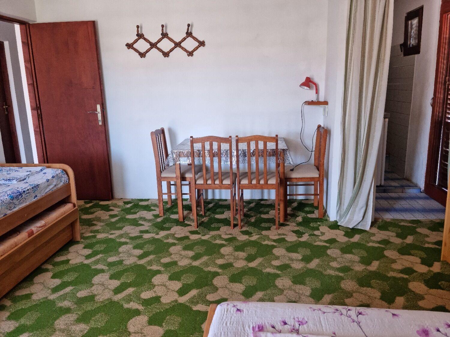 Rooms Mat Vir Luaran gambar