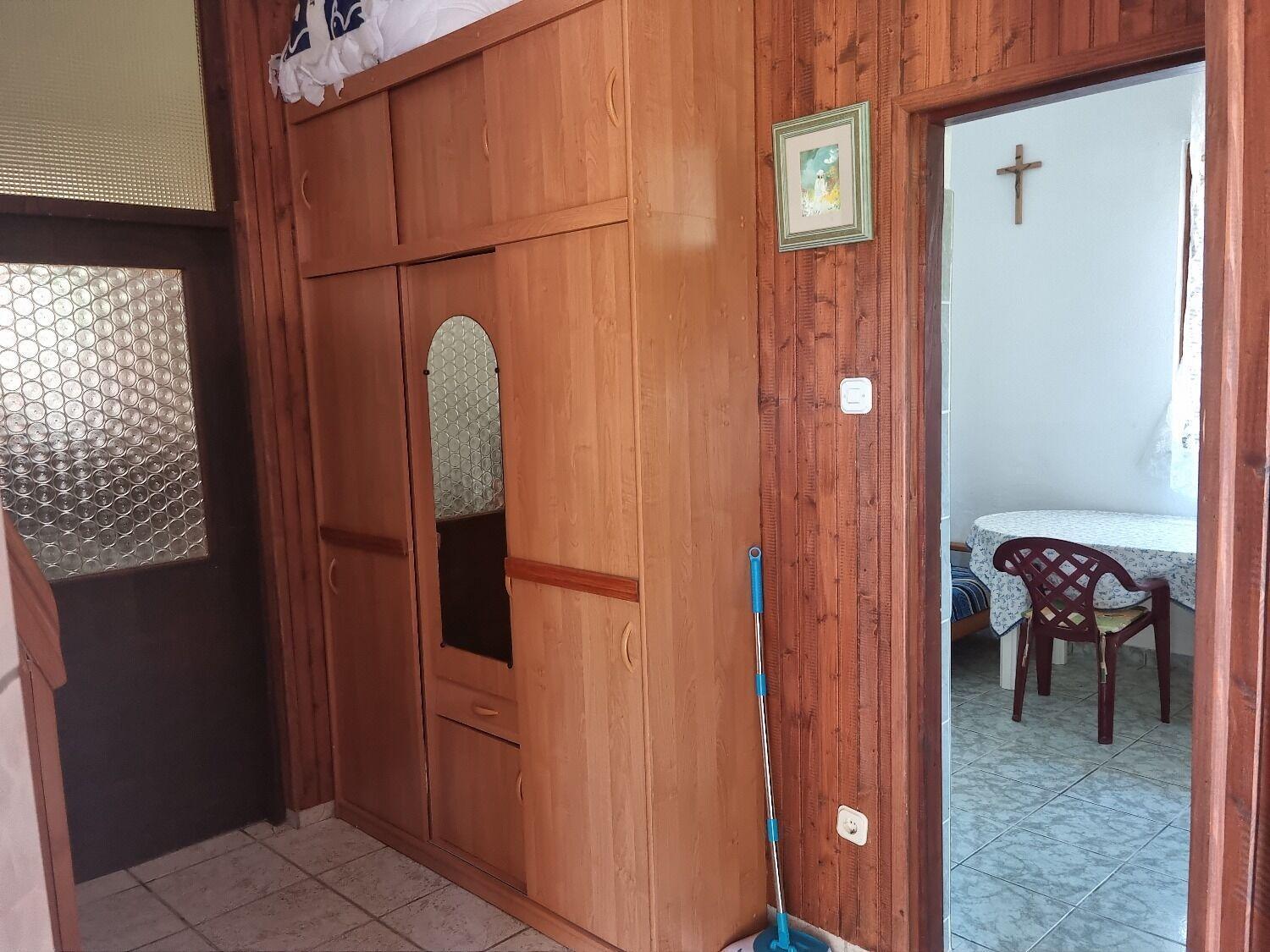 Rooms Mat Vir Luaran gambar